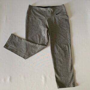 Nike Crop Leggings Gray Size M
